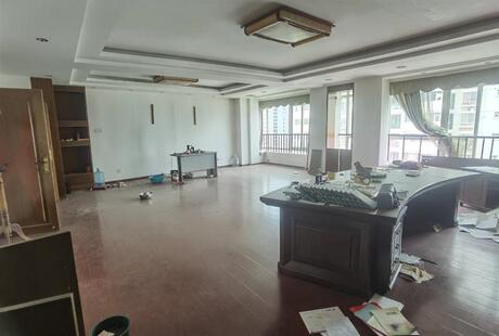 【中天世纪花园】南宁市青秀区长湖路18号中天世纪花园A区2号楼2单元1805号及家电家具一批