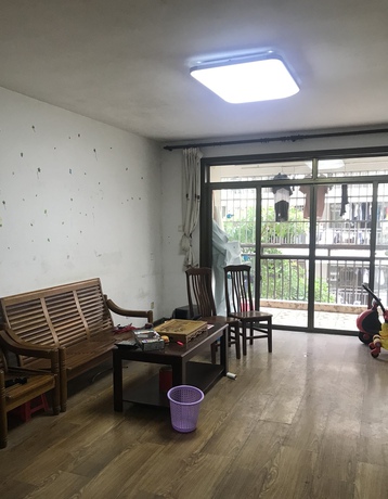 【翠湖新城】南宁市江南区五一西路6号翠湖新城8栋1单元3层1-303号房