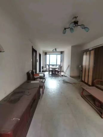 【龙光·普罗旺斯】南宁市江南区白沙大道109号龙光·普罗旺斯一期8号楼4单元4-0504号不动产及室内物品(家具家电一批)