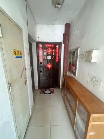 【嘉园小区】南宁市青秀区东葛路88号嘉园小区B座1004号(包括房屋内装修及附着物的等,不包括室内可移动属于当事人生活必须的设施、物品等)