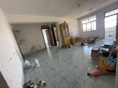 【瑞士花园】南宁市西乡塘区大学西路10号瑞士花园碧湖苑2栋A座704号房【不动产权属证号:邕房权证字第01394587号】