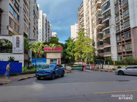 【翡翠园】南宁市青秀区民族大道168号翡翠园Ⅱ区沁水阁2单元2-702号不动产
