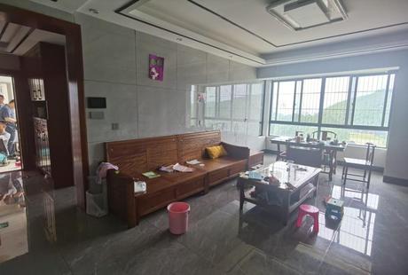 【鑫利华·五象丽景】南宁市良庆区银岭路1号鑫利华·五象丽景13号楼十八层1804号房