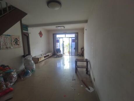 【翠湖新城】南宁市江南区五一西路6号翠湖新城C6栋1单元6层C6-1-602号不动产及室内物品一批