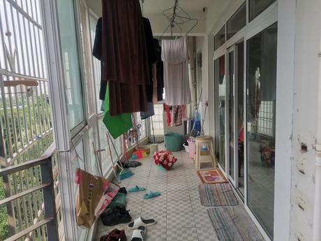 【龙盘住宅小区】南宁市青秀区竹溪大道96号龙盘住宅小区1号楼2单元9号不动产【含室内装修、附着物等】。