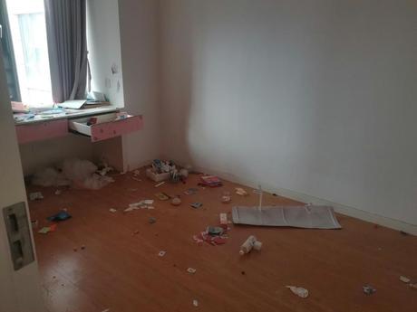 【绿地国际花都】南宁市良庆区平乐大道39号绿地国际花都2号楼1单元十九层1905号不动产权【含室内装修、附着物等】