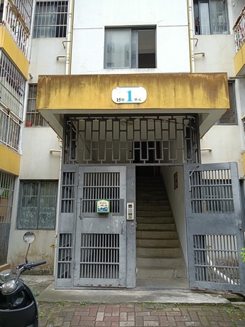 【中房·碧翠园】南宁市江南区友谊路西二里19号中房·碧翠园A组团A-15号楼1单元1-203号