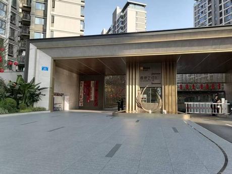 【华润未来之城三期】成都市龙泉驿区秀冠街66号9栋13层1301号房屋