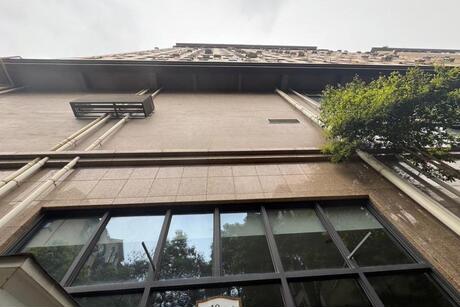 【炜岸城】位于四川省成都市龙泉驿区驿都西路3666号40栋2单元21-22层2106号住宅一处
