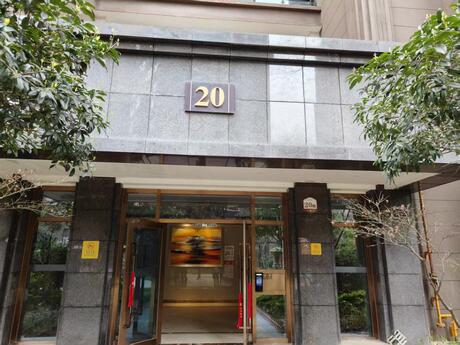【世茂城四期西区】四川省成都市龙泉驿区天鹅西湖南路333号20栋1单元34层3402号