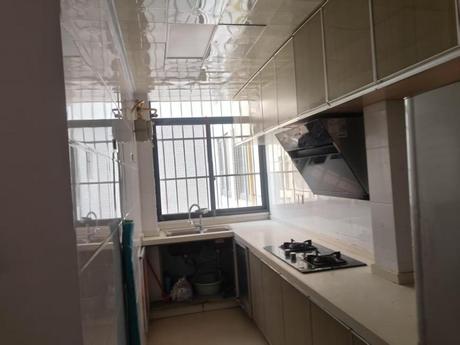 【八桂绿城龙庭水岸】南宁市邕宁区龙华路68号八桂绿城龙庭水岸2号楼2单元三十一层3102号房及屋内物品一批