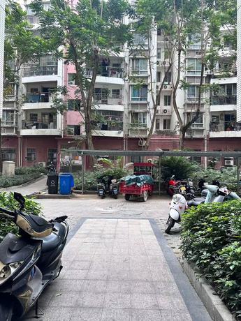 【荷塘月色】南宁市西乡塘区科园西七路2号荷塘月色8号楼A单元104号房