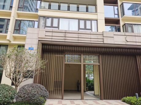 【蓝润城(一期)】四川省成都市双流区东升街道银河路五段180号2栋1单元14层1401号房屋