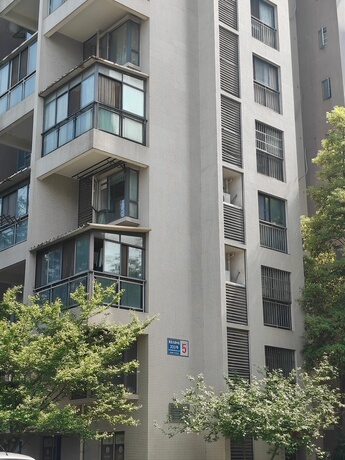 【香域中央】成都市新都区新都镇蜀龙大道中段333号5栋1单元9楼1号住宅