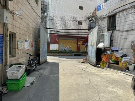 【华新中街204号院】成都市双流区华阳街道华新中街204号1栋1单元5层8号
