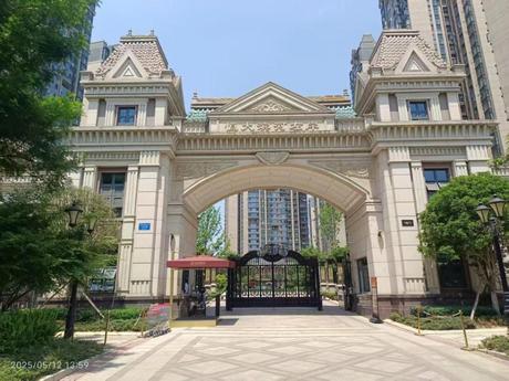 【恒大滨河左岸(一期)】成都市新都区三河街道绕城大道南二段1240号5栋1单元10层1002号住房
