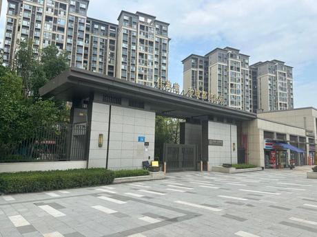 【佳兆业金域都荟北苑】彭州市濛阳街道飞星路138号1栋1单元8层801号房屋(不含室内物品)