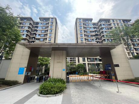 【港龙美的未来映】成都市双流区东升街道葛陌社区二组、四组6栋1单元1层102号房屋