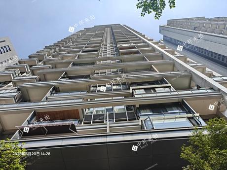 【恒大都汇华庭】四川省成都市锦江区镗钯街38号、义学巷60号1栋2单元13层1304号的住宅。