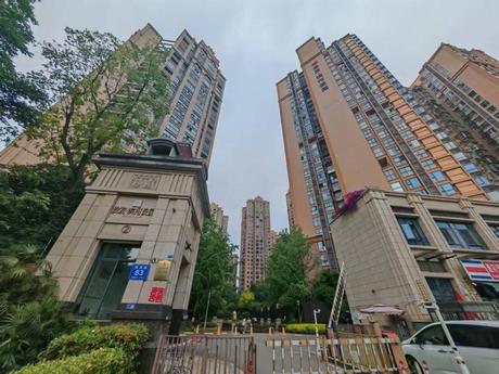 【世玺】成都市新都区新繁镇锦溪路83号22栋1单元6层604号房屋