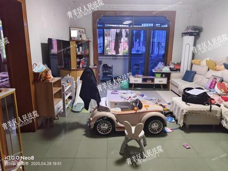 【皇家花园】成都市武侯区金雁路404号4栋1单元4楼7号房屋及附着装修