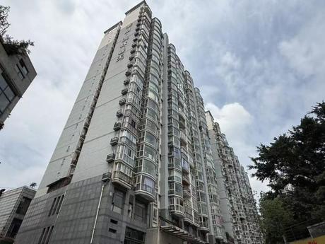 【澳林春天】金牛区五里墩支路21号1栋3单元13楼55号房产及金牛区营门口270号附460号-1楼车位