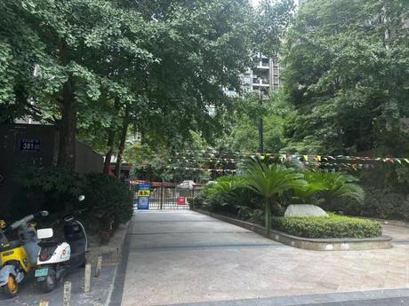 【晋元·鸿阁一号】成都市高新区中和龙灯山路一段381号1栋23楼4号房屋