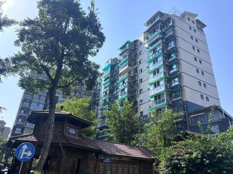 【愿景水涟漪华府】崇州市崇阳镇西苑路36号9栋1单元8楼9182号的住宅及室内家具家电