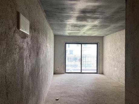 【悦桂绿地健康城】南宁市江南区吴圩镇明阳大道17号悦桂绿地健康城16号楼1单元六层605号房【含室内装修、附着物等】