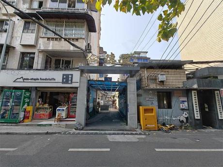 【七道堰街7号院】成都市武侯区七道堰街7号1栋2单元4层7号房屋
