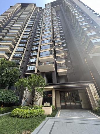 【彰泰府】位于南宁市良庆区良玉大道30号彰泰府11号楼1单元1006号房地产一宗
