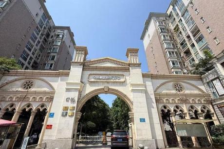 【置信逸都丹郡C区】四川省彭州市天彭镇东湖北街118号23栋1单元6层8号房产