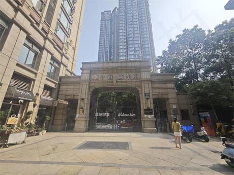 【中海·新华府】成都市成华区小龙桥路69号2栋1单元17层1706号