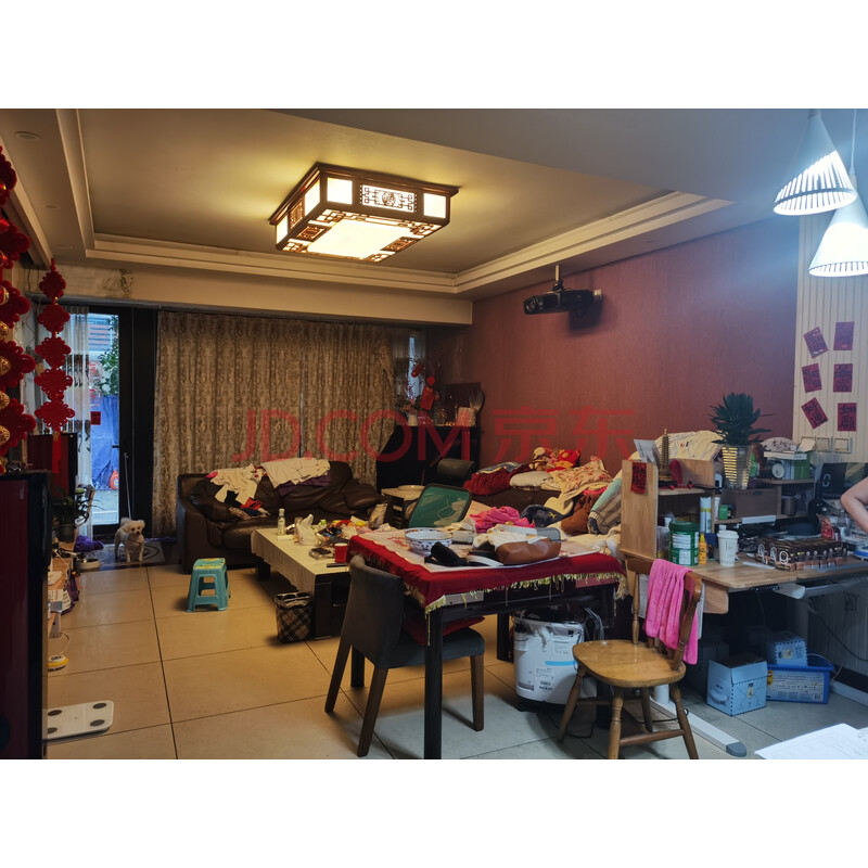 【御苑枫景】四川省成都市双流区东升街道白河路四段169号贵通·御苑枫景7栋3单元1层1号房屋及添附装修设施