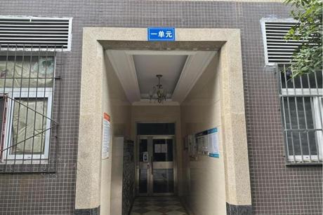 【华洲名城尚院】位于四川省成都市青白江区大同镇华金大道三段156号(华洲名城尚院)1栋1单元10层1006号的公寓一处