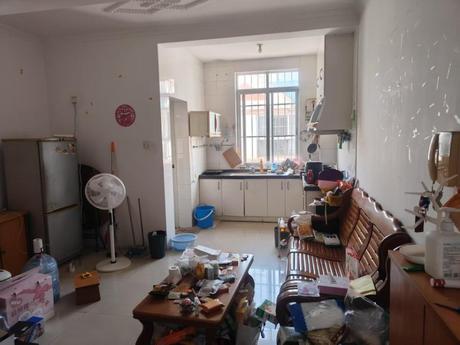 【望仙坡小区】南宁市兴宁区民主路6-10号望仙坡小区Ⅲ-2栋2单元6层604号房