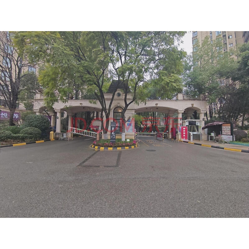 【万科翡翠郡】成都市新都区三河街道龙秀路89号25栋1单元2楼2号房屋及附着装修