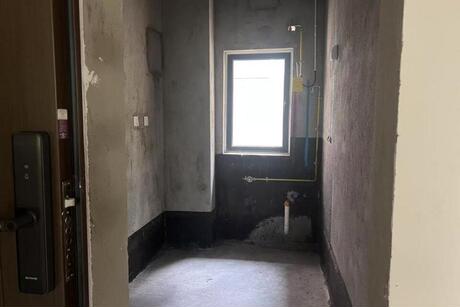 【中建凤凰湖畔】位于四川省成都市青白江区凤凰东二路33号(中建凤凰湖畔)8栋1单元1楼101号的住宅一处