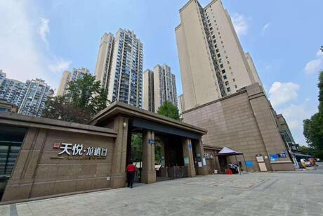 【天悦龙栖台】位于四川省成都市龙泉驿区龙泉龙都北路533号20栋2单元10层1003号的住宅一处