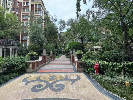 【中国铁建国际城】位于四川省成都市龙泉驿区大面街道驿都西路3777号附中铁逸都号14栋3单元28层5号的住宅一处